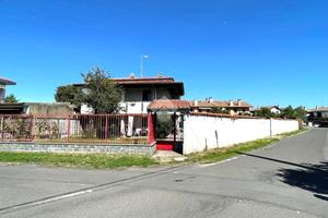 VILLA SINGOLA A BUSTO GAROLFO
