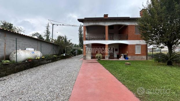 VILLA BIFAMIGLIARE DI 290 MQ C.A. A PUMENENGO