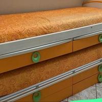  letti a castello con 2 scrivanie e cassetti