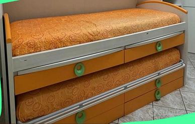  letti a castello con 2 scrivanie e cassetti