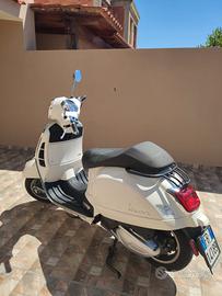 VESPA GTS 2023