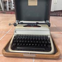 Macchina da scrivere vintage Everest K2 con custod