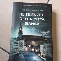 libro" Il silenzio della città bianca"