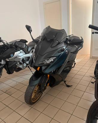 YAMAHA T-MAX 560 TECH