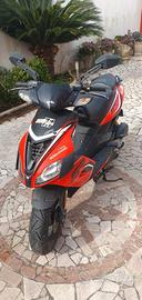 Aprilia SR 50 R. 