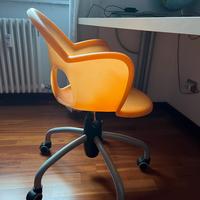 Sedia girevole per camera ragazzi
