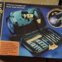 lampada Toolkit Flashlight e set d'emergenza 