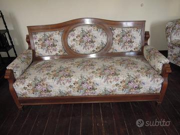 Regaliamo N.3 Divani