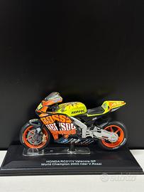 Modellino Honda RC211V Valencia GP 2003 Vale Rossi