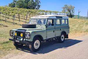 LAND ROVER 109 SERIES III