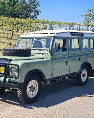 LAND ROVER 109 SERIES III