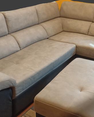 Divano con penisola e pouf contenitore
