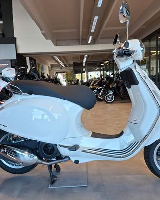 Piaggio Primavera 125 Vespa €5 plus 2026