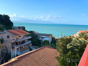 COSTA SARACENA villa divisibile fronte mare