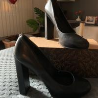 Decollete nero Guess