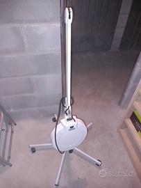 lampada  con lente d ingrandimento