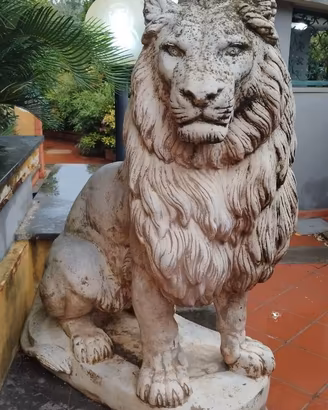 Leone in cemento