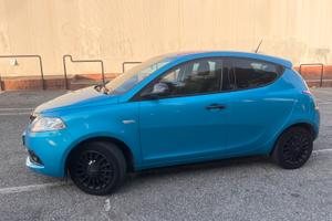 Lancia ypsilon Hibrid verione MARINE