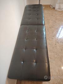 Due pouf in ecopelle nera