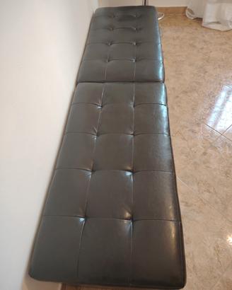 Due pouf in ecopelle nera
