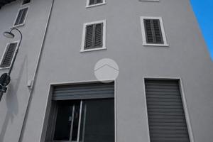 NEGOZIO A VERDELLINO