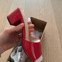 Sandalo rosso con tacco