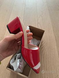 Sandalo rosso con tacco