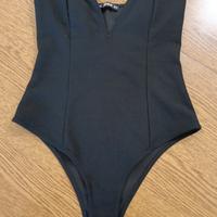 Body Shein nero con scollo a V 