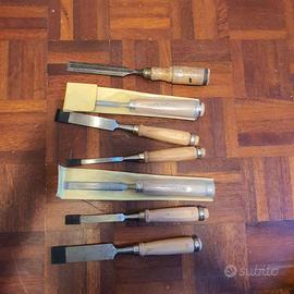 Scalpellini per modellare il legno