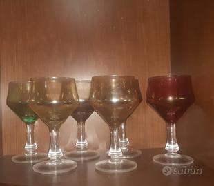 Set di 6 bicchieri a calice in vetro colorato