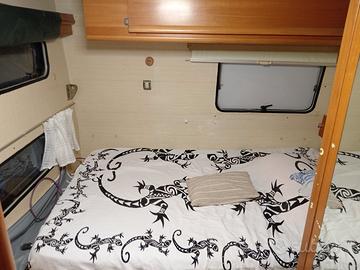 Roulotte più struttura