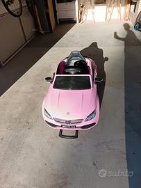 Auto elettrica per bambina