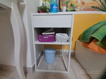 Comodino cameretta
