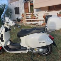 Piaggio Vespa 300 GTS - 2016