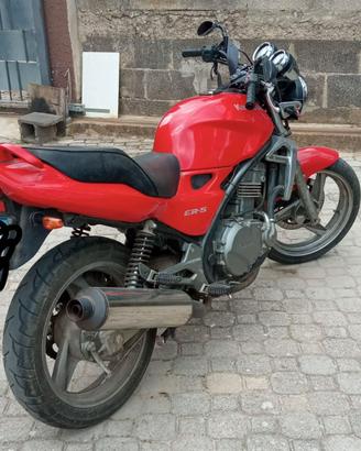 Kawasaki ER 5