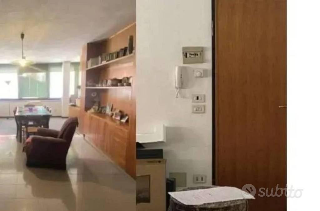 Immobile in asta di 235 m² a Chiampo - Altro
