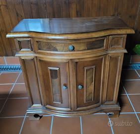 Mobile d'antiquariato 