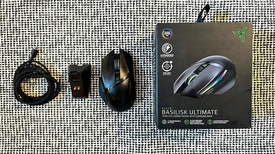 Mouse gaming Razer Basilisk Ultimate con base ric.