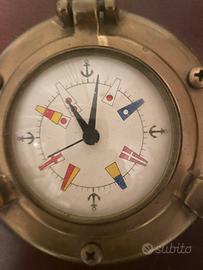 Orologio da tavolo perfettamente funzionante