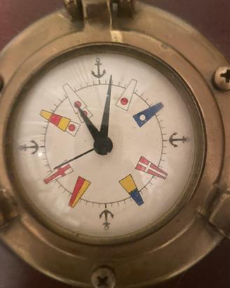 Orologio da tavolo perfettamente funzionante