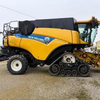 Mietitrebbia new holland CR 8080 anno 2014