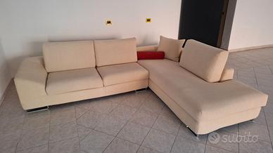 DIVANO ANGOLARE CON CHAISE LONGUE