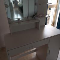 Scrivania toeletta trucco