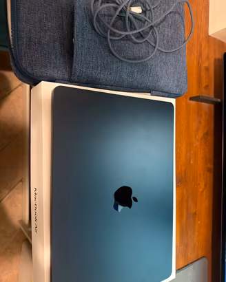 Mac book air 13 m5 1tb 3/26