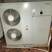 DAIKIN POMPA CALORE CHILLER EWYQ011-ACV3P