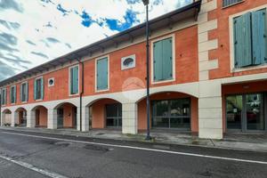 NEGOZIO A ACQUAFREDDA