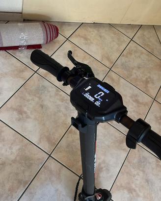 Monopattino elettrico Ducati Pro II Evo 350W