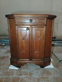 Mobiletto in legno (noce)