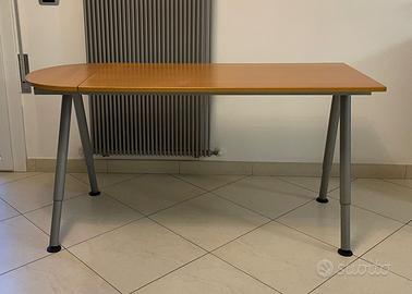 Scrivania in legno smontabile
