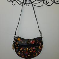 Borsa mezzaluna nera Piero Giudi magic circus